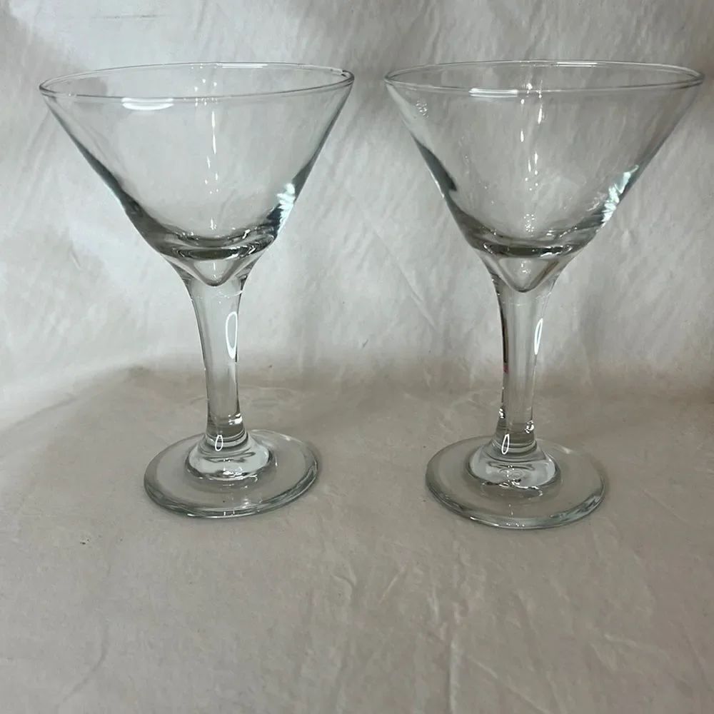 Martini Glasses 4 1/4 Inches Round 6 1/2 Inches Tall 10 Ounces Each Set 2 Used